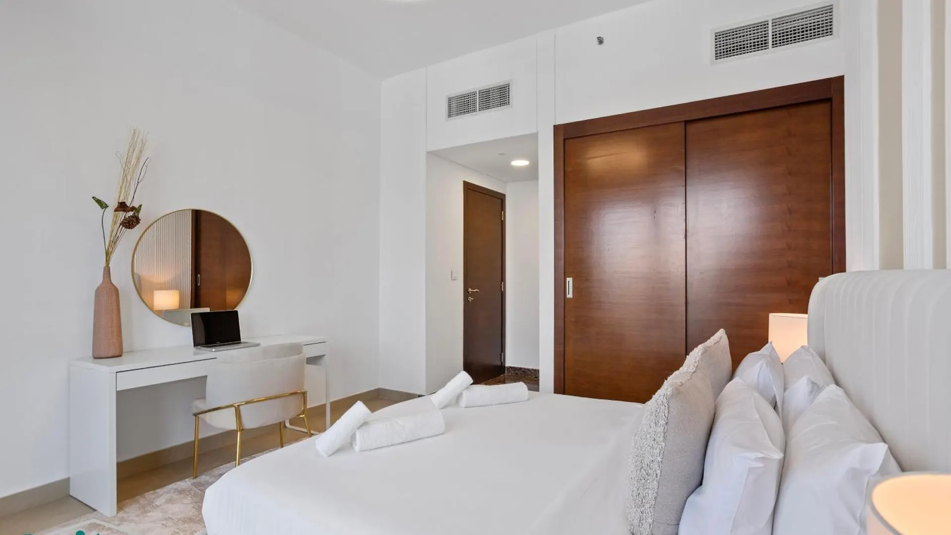 Chic 1Bedroom With Stunning Marina View In Sparkle Dubai Apartment