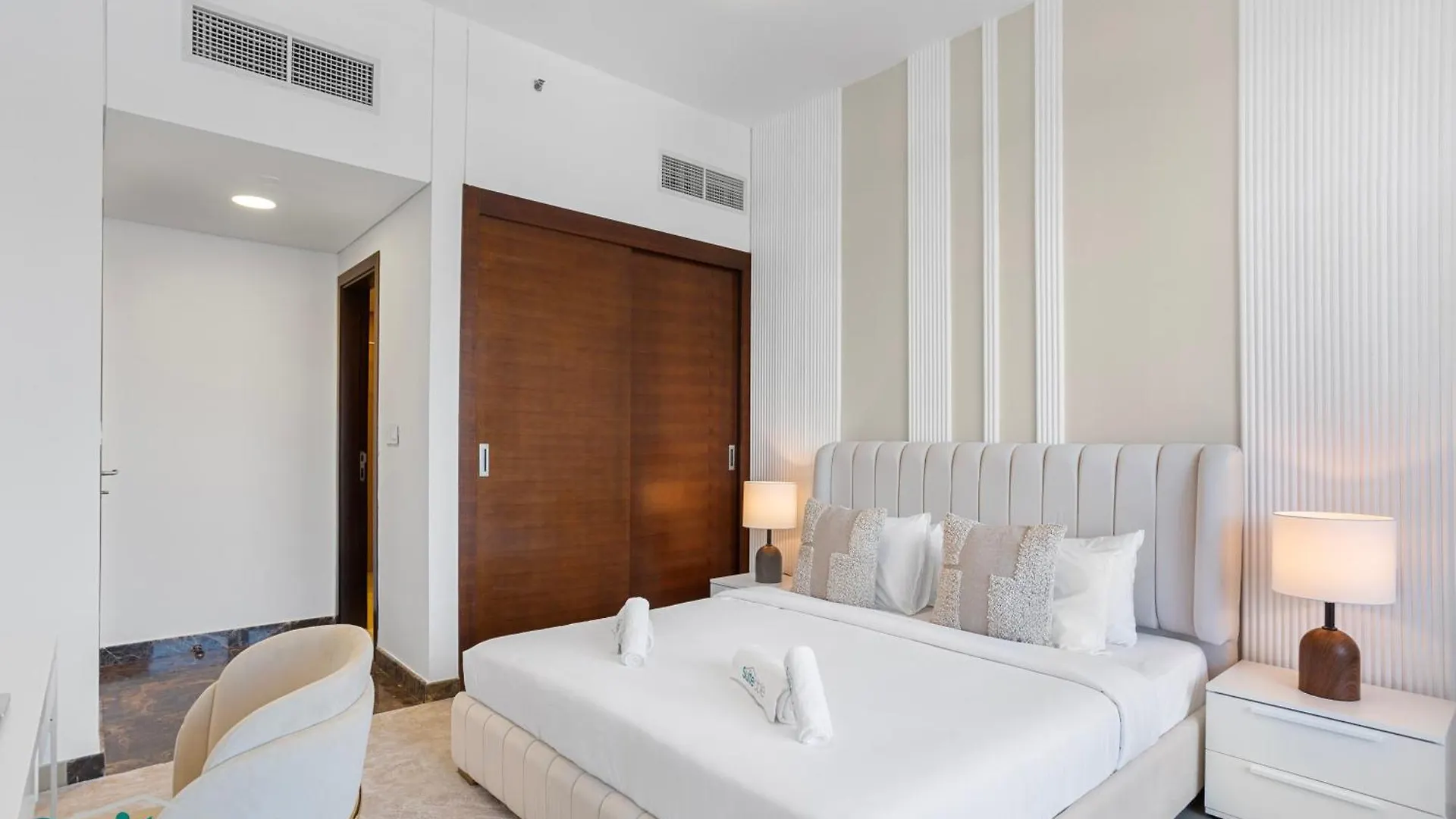 Chic 1Bedroom With Stunning Marina View In Sparkle Dubai United Arab Emirates